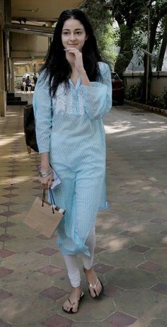 Ananya Pandey Casual, Student Of The Year 2, Salwar Design, Ananya Pandey, Student Of The Year, Ananya Panday, Bollywood Dress, Unknown Facts, Estilo Real