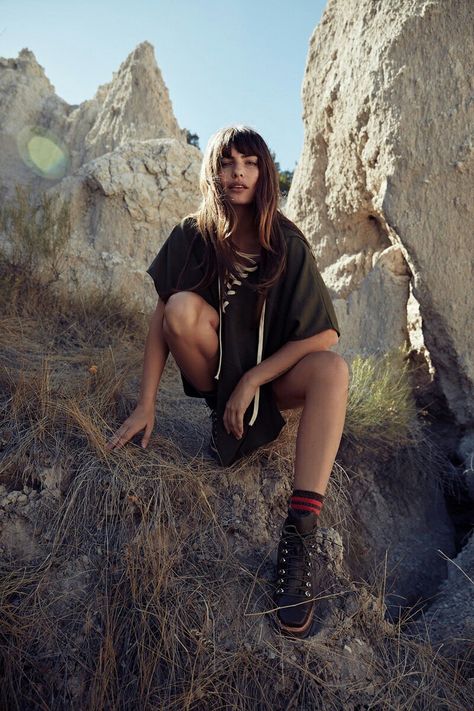 Shop FREE PEOPLE X NATIONAL PARKS COLLECTION 2017 with Alyssa Miller @ http://shopstyle.it/l/hFzs Outfits Free People, Alyssa Miller, Bohemian Diesel, Fashion 70s, 70s Outfits, Hooded Poncho, Power To The People, 인물 사진, Fall 2017