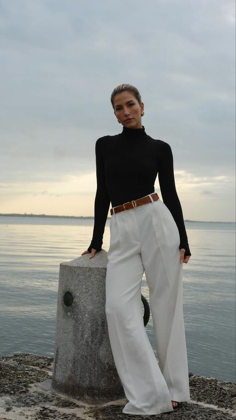 Elegantes Outfit Damen, Italian Summer Outfits, Rok Outfit, How To Look Expensive, Samba Outfit, Chic Business Casual, Elegante Y Chic, Spring Inspo, Look Formal