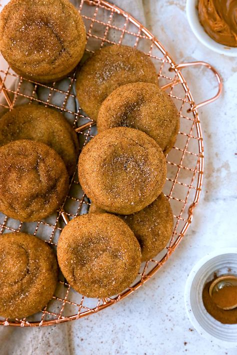 Brown Butter Biscoff Snickerdoodles Biscoff Snickerdoodles, Chewy Snickerdoodles, Biscoff Recipes, Cookie Cookbook, Biscoff Cookie Butter, Biscoff Cookies, Slow Cooker Desserts, Cookie Butter, Butter Spread