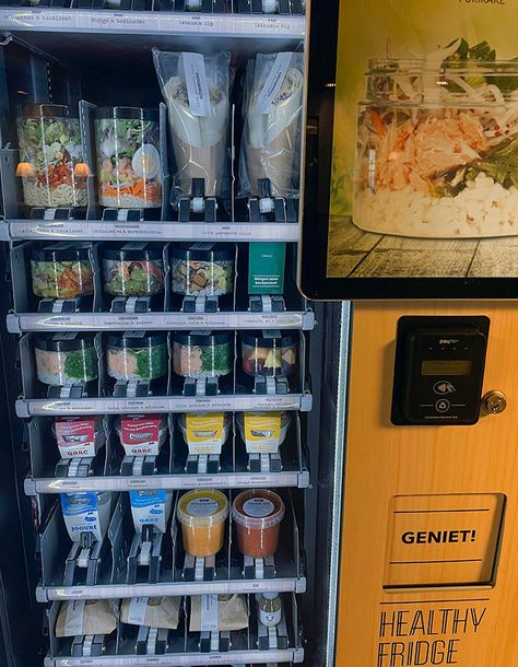 This Vending Machine At The Hospital Selling Healthy And Affordable Meals Cool Vending Machine Ideas, Healthy Affordable Meals, Healthy Vending Machines, Food Vending Machines, Vending Machine Design, Healthy Fridge, Affordable Meals, Vending Machine Business, Food Truck Menu