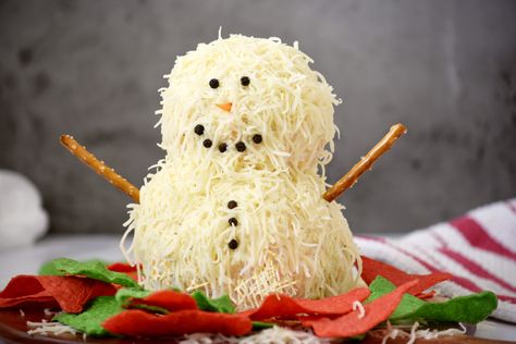 Snowman Cheese Ball, Snowman Cheeseball, Apple Pretzels, Cracker Candy, Low Carb Crackers, Holiday Snack, Festive Appetizers, Taco Pizza, Oreo Truffles