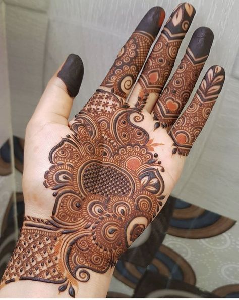 Mahinde Design, Mehandi Pic, Round Mehndi Design, Mother Clipart, Jaipur Travel, Indian Mehndi Designs, Heena Design, Rose Mehndi Designs, Mehndi Design Pictures