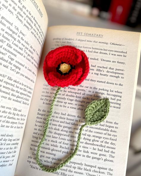 poppy bookmark 🔖 - #crochet #crochetbookmark #crochetpoppies #poppy #handmade #smallbusiness #kurd #kurdistan Poppy Crochet Pattern Free, Poppies Crochet, Crochet Poppies, Crochet Poppy Free Pattern, Crochet Poppy Pattern, Poppy Crochet, Knitted Poppies, Crochet Poppy, Bookmark Crochet