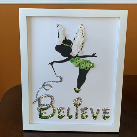 Disney Button Art, Tinker Bell Silhouette, Button Pictures, Art In Frame, Button Art Projects, Deco Disney, Disney Buttons, Flower Shadow Box, Disney Decor