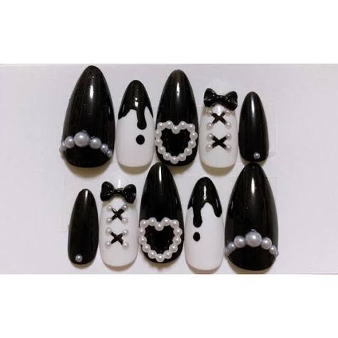 Jirai Kei Nails Short, Jirai Kei Nails, Fake Nails Designs, Asian Nails, Jirai Kei, Cute Nail Art Designs, Goth Nails, Really Cute Nails, Kawaii Nails