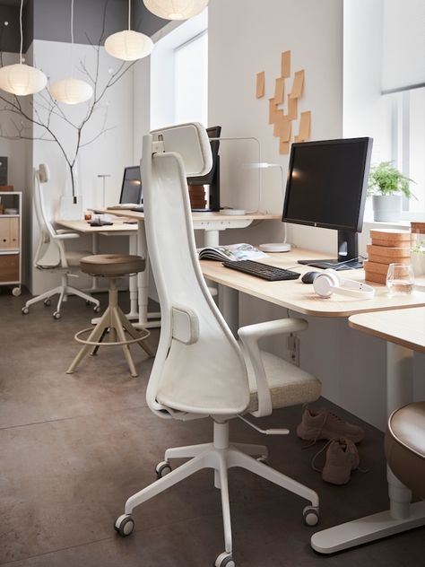 When you are sitting, you can tailor a fully adjustable office chair like this one to fit your height and shape for the support you need. Ikea For Business, Ikea Office Chair, Gunnared Beige, Laser Clinic, White Office Chair, Adjustable Office Chair, Small Space Office, Third Place, White Office