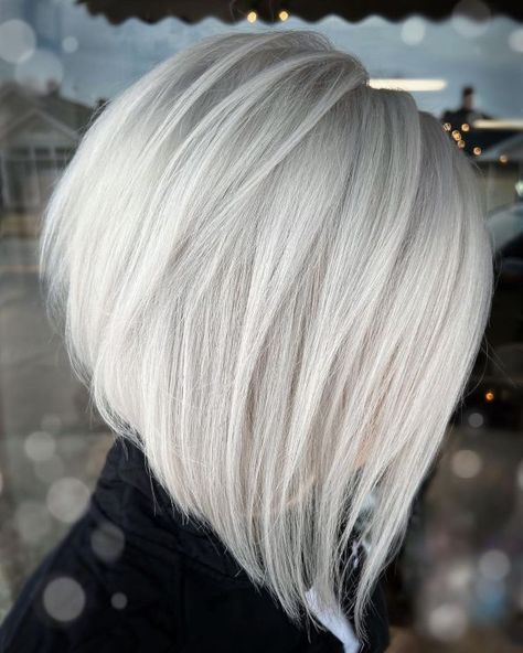 White Blonde Hair Color, White Blonde Bob, White Hair Highlights, Silver White Hair, Short White Hair, Inverted Bob Hairstyles, Grey White Hair, Silver Blonde Hair, White Hair Color