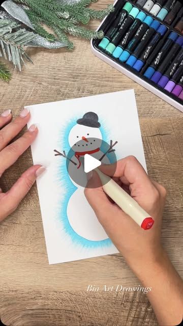 Snowman Christmas Card Idea - oil pastels are so easy and fun to use. Create this creative snoman in minute. Great Christmas art and craft idea for all ages. Snowman Painting Kindergarten, Oil Pastel Snowman, Diy Christmas Cards Snowman, Christmas Art Oil Pastels, Winter Birthday Cards Ideas, Christmas Oil Pastel Art, Kindergarten Christmas Art, Christmas Drawing Ideas For Kids, Cute Snowman Drawing