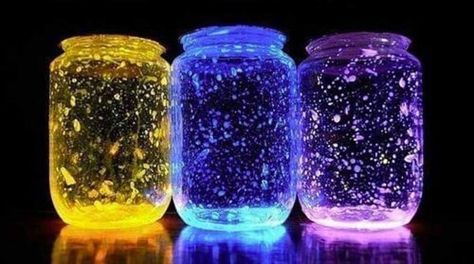 Glow Jar, Glow Stick Jars, Uses For Mason Jars, Glow Jars, Diy Glow, Glow Party, Neon Party, Glow Sticks, Mason Jar Crafts