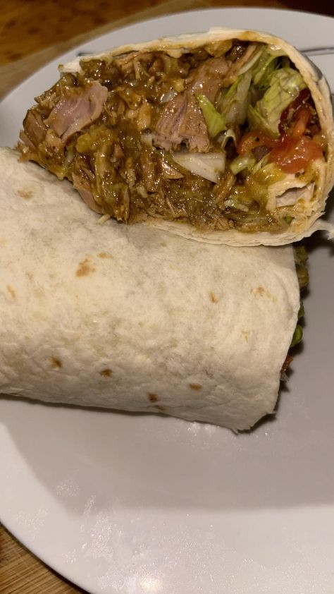 Chili Verde Burritos, Mexican Burrito Recipes, Green Chili Burritos, Green Chili Sauce Recipe, Green Chile Sauce Recipe, Chile Sauce Recipe, Chile Verde Pork, Hatch Green Chili Recipe, Pork Green Chili