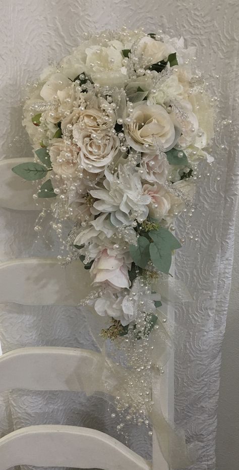 Dream Wedding Bouquet, Fairy Tail Wedding, Elegant Wedding Bouquets, Dream Wedding Decorations, Wedding Bouquets Bride, Bridal Bouquet Flowers, Dream Wedding Venues, Wedding Money, Fairy Wedding