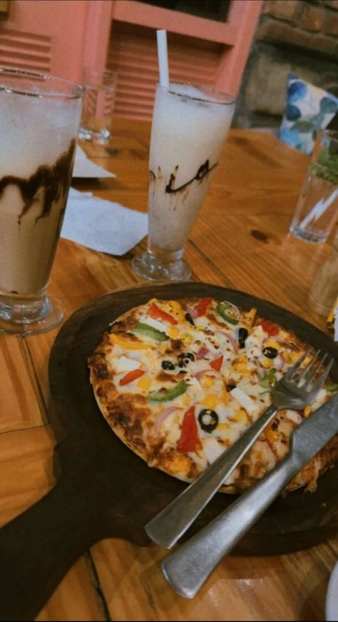 Food Date Snapchat, Sunday Night Snap, Coffee Date Snap, Coffee Dates Aesthetic, Food Snap, Coffee Shake, Eating Food Funny, Super Sunday, Foodie Instagram