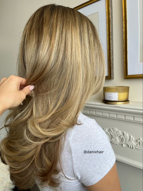 U Shaped Cut With Face Framing Layers, 90s Soft Layers Haircut, Bouncy Face Framing Layers, 90 Soft Blonde Balayage, Dark Blonde Blowout, 90s Soft Layers, 90s Blonde Balayage, Blonde Balayage Short Hair Shoulder Length Layered Hairstyles, Dark Blonde Hair Layers