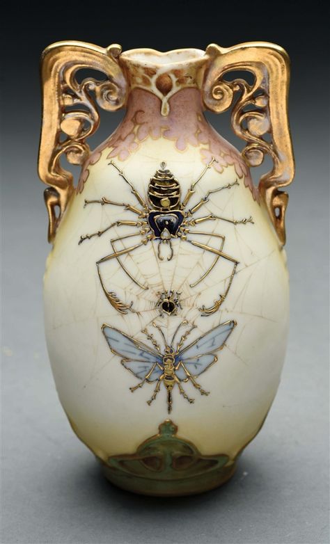 Lot Detail - AMPHORA PAUL DACHSEL DESIGNED TWO HANDLED SPIDER AND INSECT VASE. Huntsman Spider, Scientific Drawing, Be Friendly, Pottery Animals, Angel Sculpture, Spider Tattoo, Flower Molding, Antique Pottery, Maker’s Mark