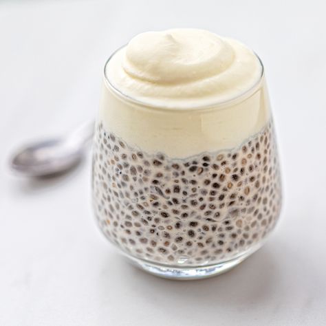 Vanilla Chia Seed Pudding, Lost Recipes, Vanilla Chia Pudding, Healthy Sweeteners, Quick Meal Prep, Creamy Pudding, Chia Pudding Recipes, Blueberry Cream Cheese, Barley Soup