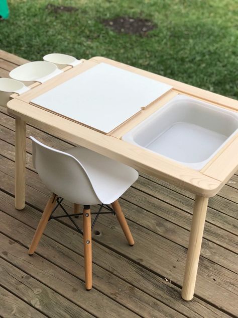 Upgrade the FLISAT children's table with a simple mod http://www.ikeahackers.net/2017/10/flisat-childrens-table-mod.html Gardening Shelves, Kids Craft Table, Ikea Kids Table, Wild Gardening, Gardening Wedding, Ikea Flisat Table, Gardening Drawing, Pot Gardening, Shade Gardening