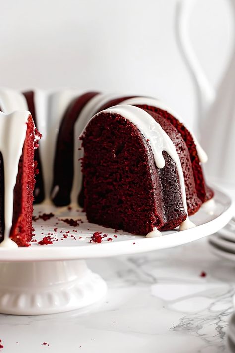 Red Velvet Pound Cake Recipe, Red Velvet Pound Cake, Red Velvet Bundt, Red Velvet Bundt Cake, Cream Cheese Frosting Cake, Cold Cake, Pound Cake Recipe, Cream Cheese Glaze, Browned Butter