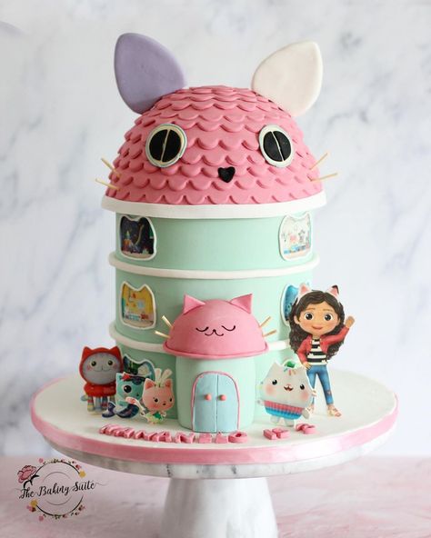 The Baking Suite on Instagram: “Gabby’s Dollhouse Cake 🐱 🎂Maowwww🐱🥰🥰💕💕💕💕 Happy birthday Kananelo 🎉🎉🎉 Thank you very much for your continued support Kele 😊❤️ Fondant:…” Gabbys House Cake, Gabby House Cake, Gabby Dolls House Cake, Gaby Dollhouse Cake Ideas, Gabby Doll House Birthday Cake, Gaby Dollhouse Cakes, Gabbys Dollhouse Cake Ideas, Gabby Doll House Cake, Gabby Dollhouse Birthday Cake