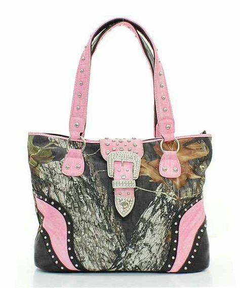 Pink and camo nice Camo Handbags, Camo Bags, Camo Truck, Camo Purse, Leather Bag Design, Mossy Oak Camo, Western Purses, Studded Purse, Pink Studs