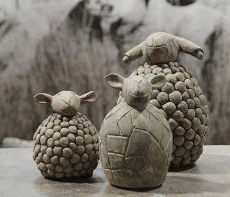 Easter Ceramics Ideas, Ceramic Sheep, Easter Pottery, Coil Pottery, Pottery Animals, Sculptures Céramiques, Kids Pottery, Pottery Handbuilding, Garden Pottery