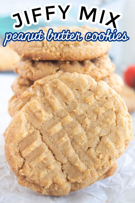 Make these pleasing five-ingredient peanut butter cookies! All you need is a box of yellow Jiffy Cake Mix, peanut butter, and other easy ingredients. Cake Mix Peanut Butter Cookies, Jiffy Mix Recipes, Yellow Cake Mix Recipes, Jiffy Mix, Banana Chocolate Chip Cookies, Flourless Peanut Butter Cookies, Best Peanut Butter Cookies, Peanut Butter Cookie Dough, Cake Mix Cookie Recipes