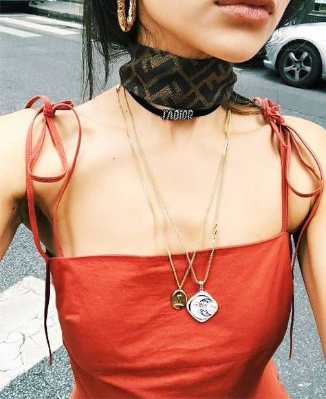 Cool Fashion Accessories: Anna Vitiello in a Fendi neck-scarf Choker Necklace Outfit, Necklace Outfit, Big Jewelry, Square Toe Heels, Trending Sunglasses, Neck Scarf, Cheap Fashion, Classic Jewelry, Autumn Outfit