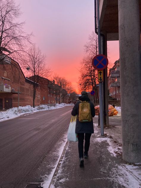 Walk To School Aesthetic, Walking Home From School Aesthetic, Winter Walk Aesthetic, School In Winter, Romanticing Life, Walking Home From School, February Mood, Winter London, Morning School