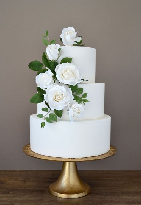 Green Wedding Cake, Floral Wedding Cakes, Romantic Wedding Cake, Buttercream Wedding Cake, Tiered Cake, Gorgeous Wedding Cake, White Wedding Cakes, Simple Wedding Cake, White Wedding Cake