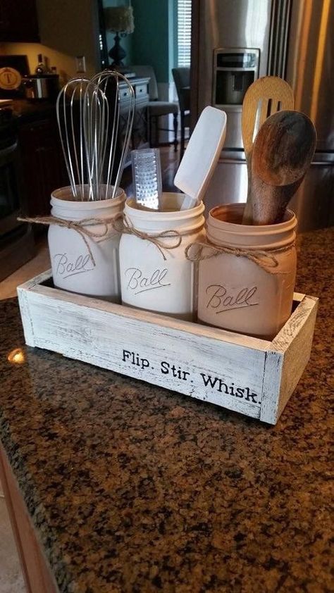 Mason jar canisters in kitchen More ��ขวดโหล Mason Jar, Mason Jar Utensil Holder, Mason Jar Kitchen Decor, Mason Jar Kitchen, Diy Rustic Home, Decorating Kitchen, Rustic Mason Jars, Decor Ikea, Decor Guide