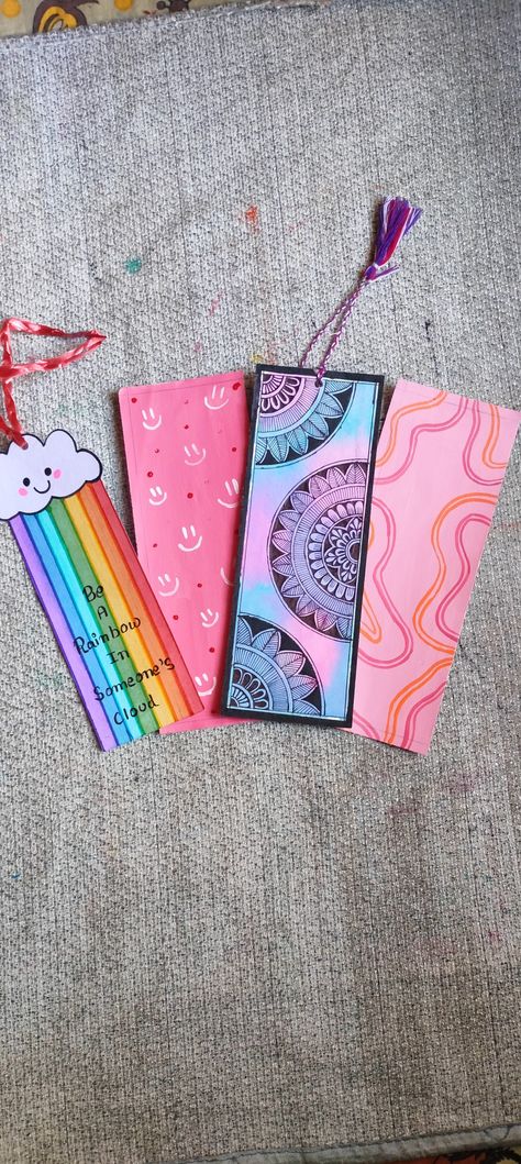 Bookmark ideas ❣️😊❣️ Book Mark Easy Ideas, Ideas For Bookmarks Diy, Book Marker Design, Bookmark Easy Design, Cool Book Marks Diy, Cute Book Mark Ideas Easy, Easy Book Mark Ideas Aesthetic, Cute Bookmarks Drawings, Paper Book Mark Ideas