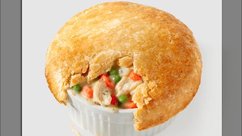 This Employee Video Shows How KFC Pot Pies Are Really Made Creamy Chicken And Dumplings, Starbucks Pumpkin Bread, Hashbrown Casserole Recipe, Kfc Recipe, Kentucky Fried Chicken, Chicken Pot Pie Recipe, Cinnamon Twists, Kfc Chicken, Pot Pie Recipe