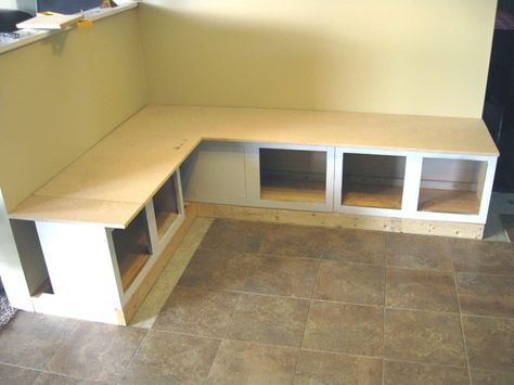 How to DIY a Banquette with cabinets Banquette With Cabinets, Banquette Ideas, Built In Banquette, Kitchen Banquette, Cabinets Diy, Kitchen Benches, Built In Bench, Diy Remodel, Room Storage