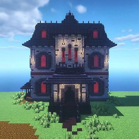 Haunted House Minecraft, Minecraft Haunted House, Minecraft Gothic House, Horror Mansion, Minecraft Horror, Haunted House Ideas, Minecraft Mansion, Minecraft Houses Blueprints, Minecraft Interior Design