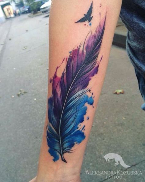 Tattoo Plume, Feather Tattoo Colour, Feather Tattoo Design, Watercolor Feather, Tattoo Girls, Tatuaje A Color, Feather Tattoo, Tattoo Cover-up, Cover Up Tattoo