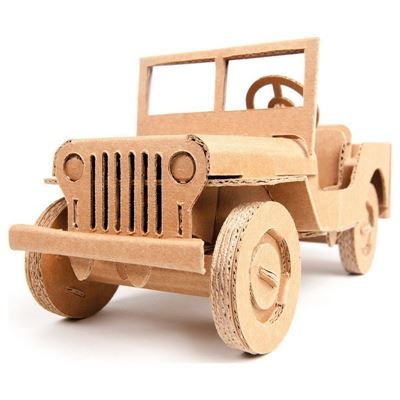 Voiture Jeep en carton brun à construire Leolandia de L'Atelier Chez Soi Cardboard Vehicles, Carton Diy, Cardboard Car, Cardboard Model, Trendy Toys, Cardboard Toys, Cardboard Sculpture, Paper Toy, Cardboard Art