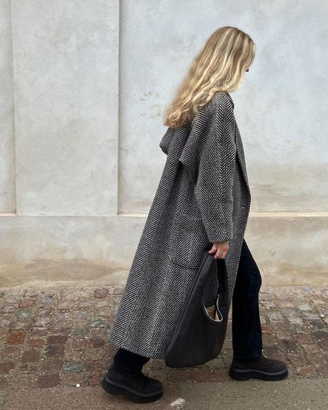 Marie von Behrens-Felipe (@mvb) • Instagram photos and videos Marie Von Behrens, Last Days, Daily Fashion, I Decided, To Win, Duster Coat, Kimono Top, Winter Fashion, Cool Outfits