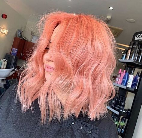 Peachy, living coral hair Coral Hair Color, Peach Hair Colors, Coral Hair, Hairstyles Art, Peach Hair, Brown Blonde Hair, Pastel Hair, Dye My Hair, Hair Dye Colors