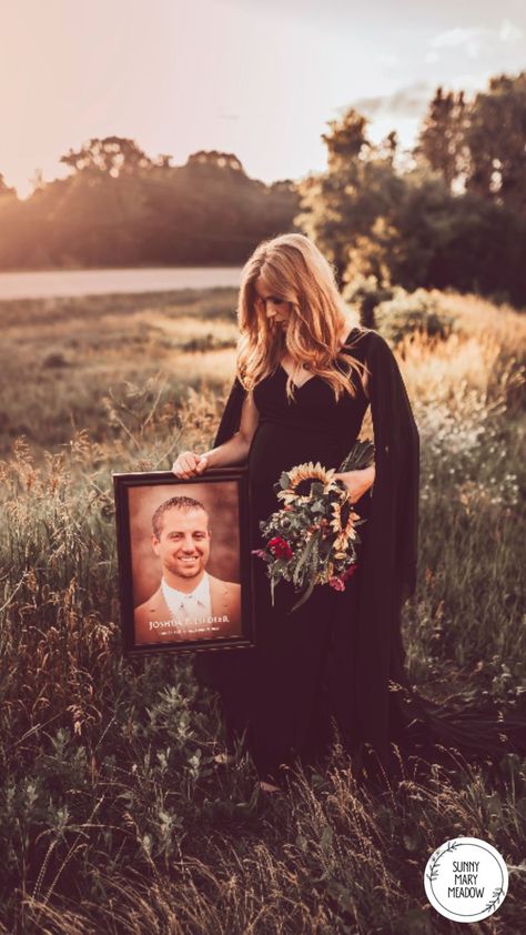 Widow Photoshoot, Fun Photoshoot, Losing A Loved One, Maternity Photoshoot, Mini Session, Mini Sessions, Pregnancy Photoshoot, Summer Flowers, The Farm