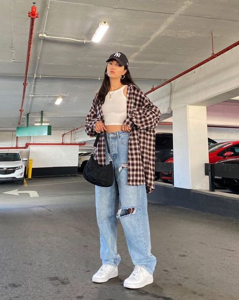 College Outfit Ideas, Mode Dope, Plaid Shirt Outfits, Streetwear Inspo, College Outfit, Jeans Outfit Women, Uni Outfits, Casual Day Outfits, Tomboy Outfits