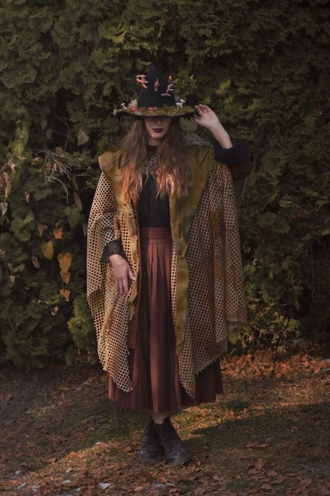 Nature Witch Costume, Dungeons And Dragons Druid, Mushroom Witch Hat, Nature Cosplay, Shadow Sorcerer, Cloud Clay, Gnome Witch, Mushroom Witch, Hearth Witch