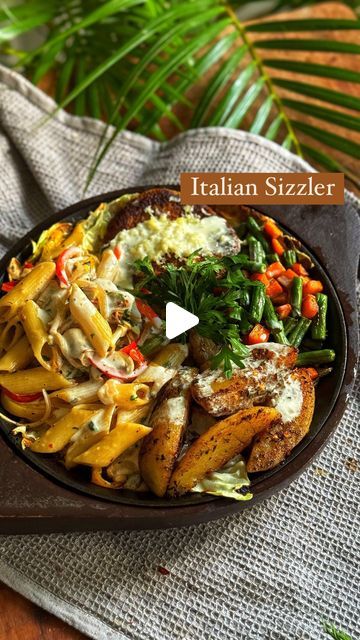 Sizzlers Recipes, Sizzler Recipes Vegetarian, Indian Main Course, Sizzler Recipes, Sautéed Veggies, Vegetarian Italian, Country Recipes, Zucchini Fritters, Pepper Salt