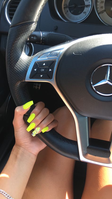 Neon Nails Flower, Neon Coffin Nails, Neon Flower Nails, Neon Green Nails With Flowers, Neon Yellow Outline Nails, Nails Lime Green Neon Yellow, Neon Yellow Coffin Nails, Neon Yellow Nails, Neon Acrylic Nails