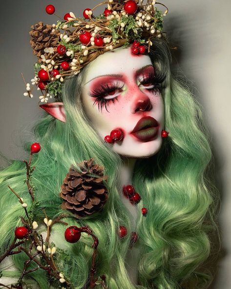 Christiana Gabriele on Twitter: "ur xmas fairy gf 🧚🏼‍♂️🌲✨ ig: christiana.gabriele… " Drag Make-up, Face Art Makeup, Halloween Makeup Inspiration, Fairy Makeup, Elf Makeup, Special Effects Makeup, Edgy Makeup, Fx Makeup, Crazy Makeup