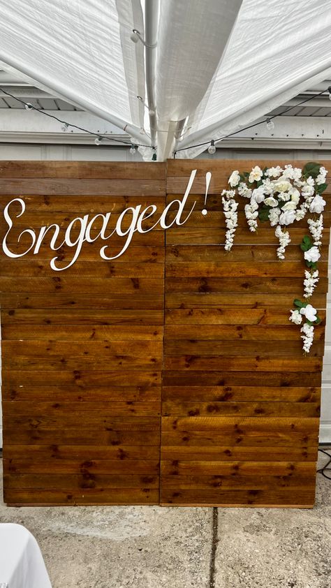 Engagement Party Wooden Backdrop, Picture Wall Engagement Party, Photo Backdrop Engagement Party, Engagement Party Background, Engament Party Decorations, House Engagement Party Ideas, Engagement Photo Wall, Engagement Party Photo Backdrop, Simple Engagement Party Decorations