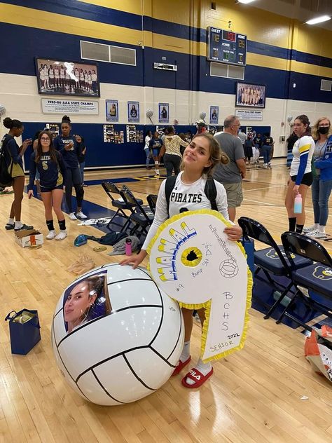 Senior Night Gym Decorations Volleyball, Senior Volleyball Poster Ideas, Volleyball 8th Grade Night, Volleyball Senior Night Decorations, Senior Poster Board Ideas Volleyball, Senior Night Gift Ideas Volleyball, Senior Night Volleyball Ideas, Volleyball Senior Night Posters, Senior Night Gift Ideas