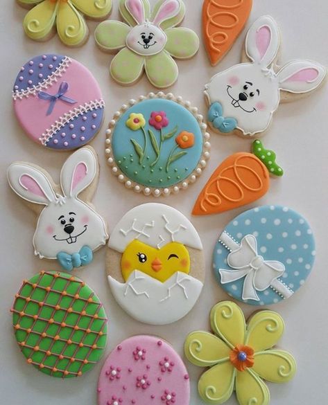 Pin description Easter Bunny Biscuits, Egg Royal Icing Cookies, Cute Easter Cookies Decorated, Easter Eggs Sugar Cookies, Decorated Cookies Spring, Round Easter Cookies, Easter Bunny Cookies Royal Icing, Easter Iced Cookies, Easter Decorated Cookies Ideas