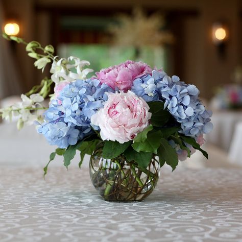 The Centerpieces with peonies and hydrangeas Pink Hydrangea Centerpieces, Hydrangea Centerpiece Wedding, Blue Flower Arrangements, Wedding App, Peonies Centerpiece, Pink Centerpieces, Blue Centerpieces, Hydrangea Centerpiece, Wedding Planning Ideas