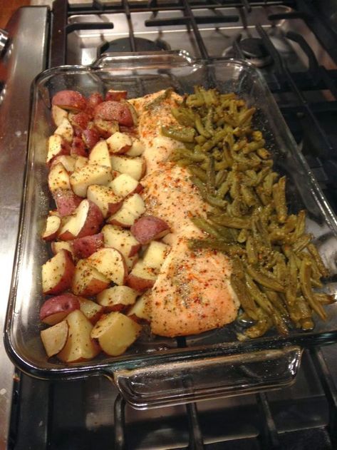 Green Bean Bake, Potato And Green Bean, Bean Bake, Foil Bake, Potatoes Green Beans, Baked Green Beans, Chicken Green Beans, Chicken Potato, Green Beans And Potatoes