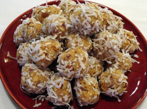 My mother always made these at Christmas when I was a kid and for wedding/baby showers. Everyone always loved them!  I liked helping her make them because it was so good to snitch a bite or two! Oatmeal Cookies Recipes Easy, Caramel Apple Desserts, Oatmeal Cookies Easy, Orange Baking, Balls Recipe, Easy Cookies, Classic Food, Orange Blossom, Bon Appetit